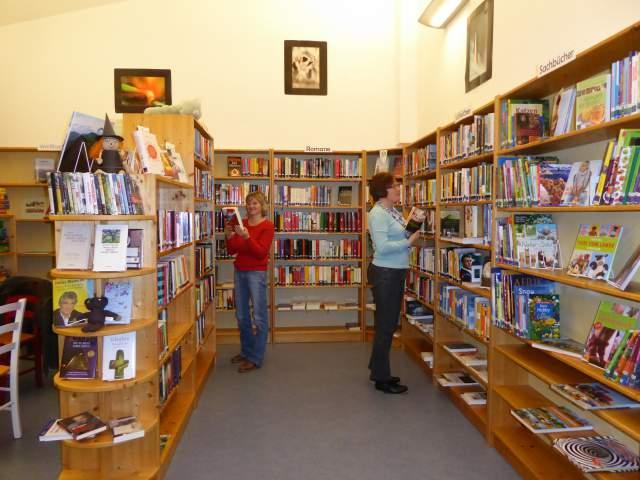 Innenansicht Bibliothek Weißbach bei Lofer